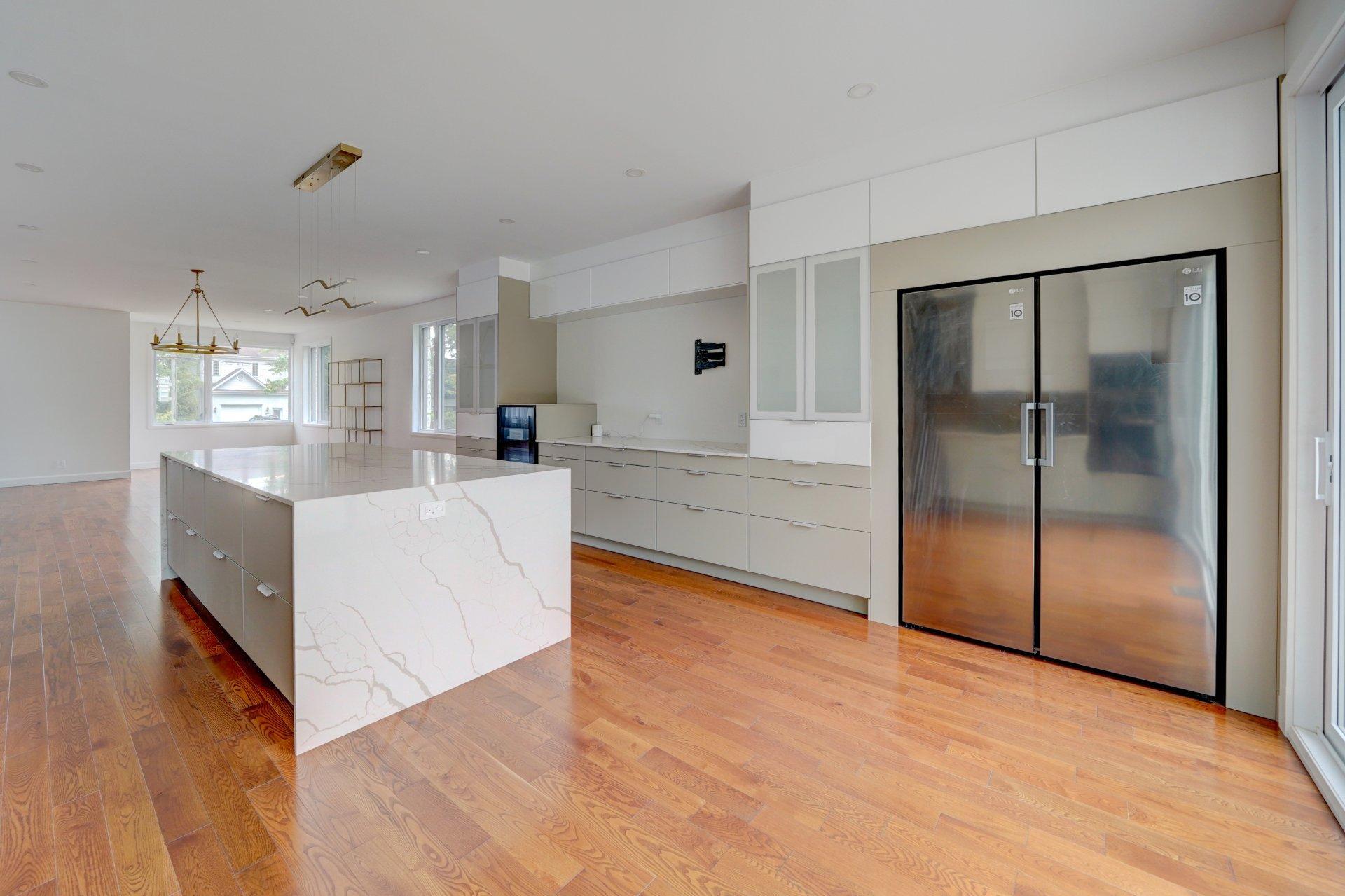 









1994


Rue des Roses

,
Carignan,




QC
J3L5C8

