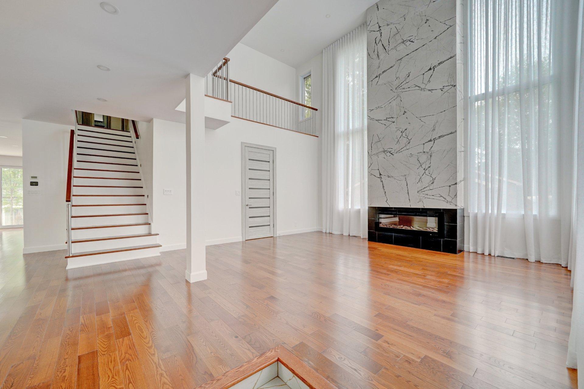 









1994


Rue des Roses

,
Carignan,




QC
J3L5C8

