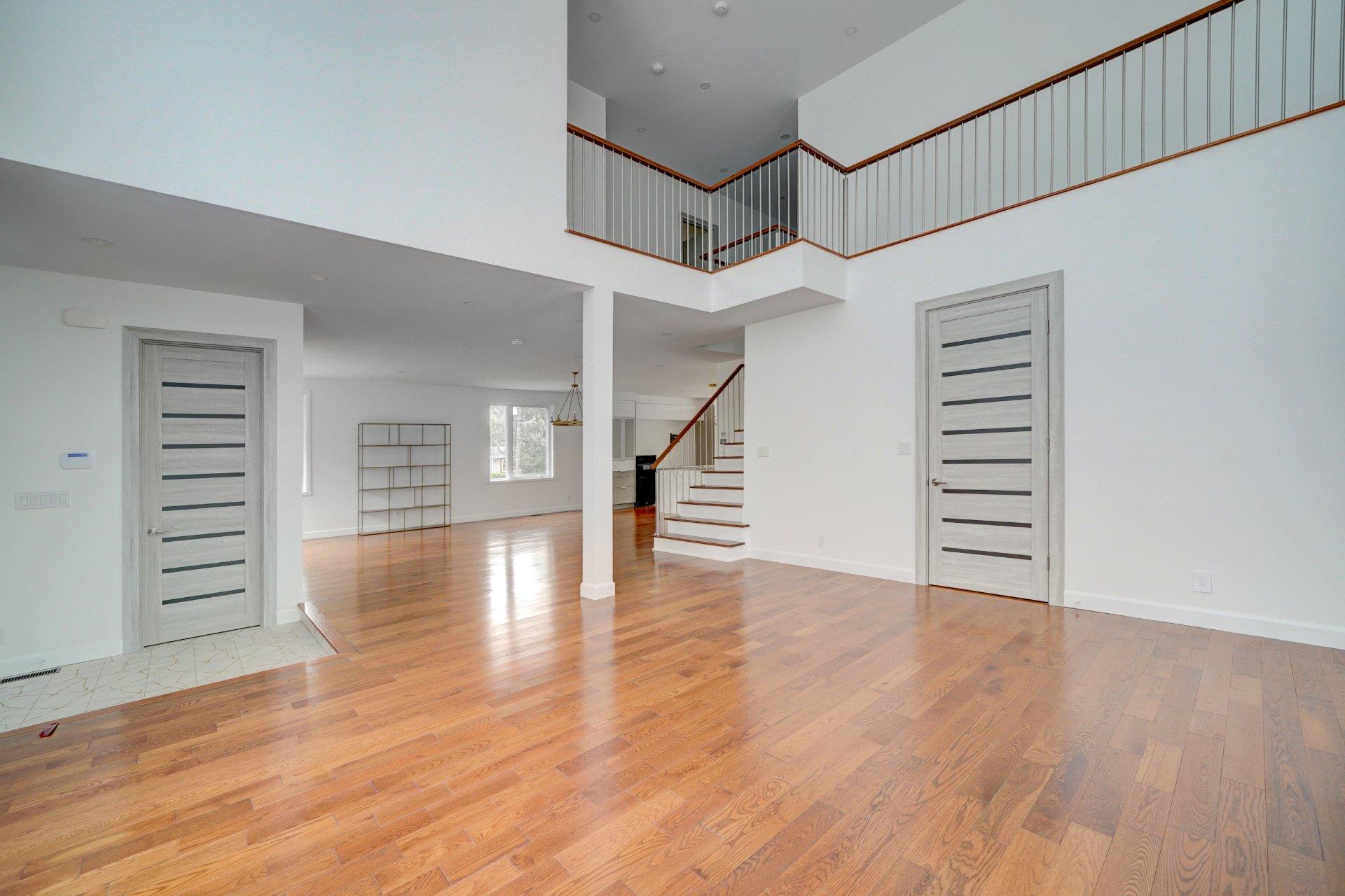 









1994


Rue des Roses

,
Carignan,




QC
J3L5C8

