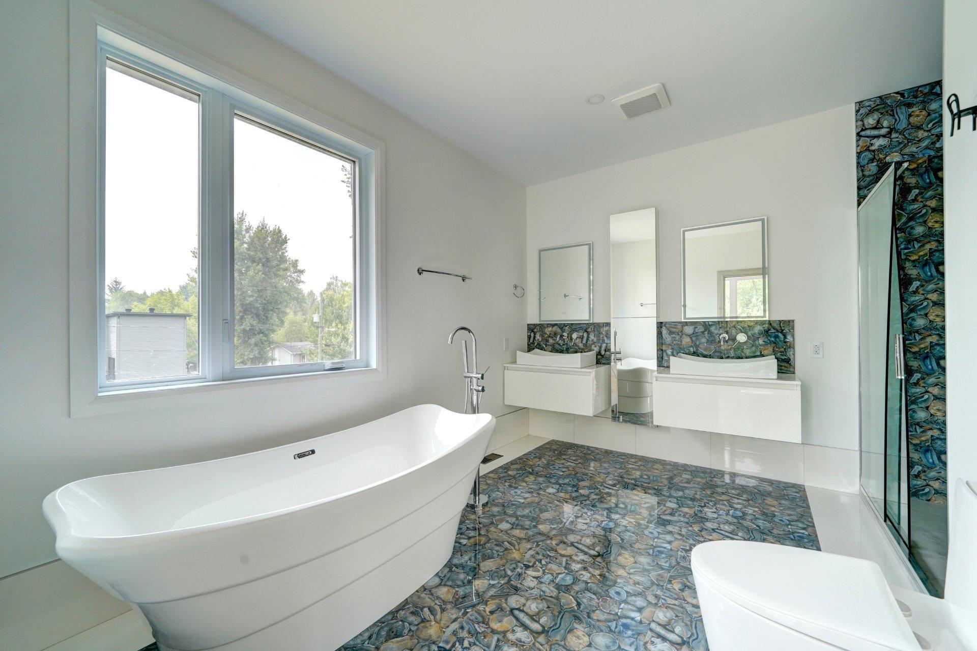 









1994


Rue des Roses

,
Carignan,




QC
J3L5C8

