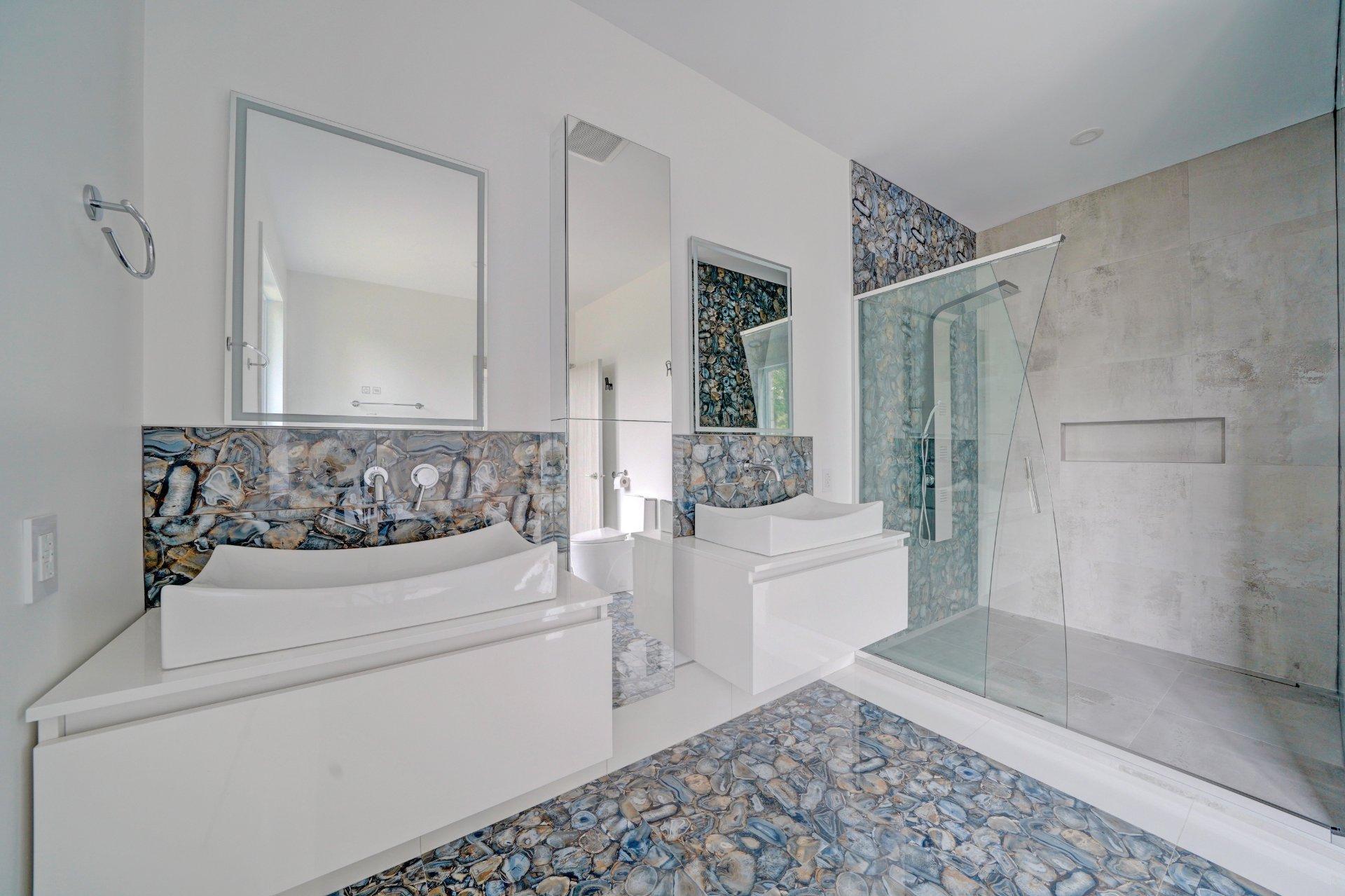 









1994


Rue des Roses

,
Carignan,




QC
J3L5C8

