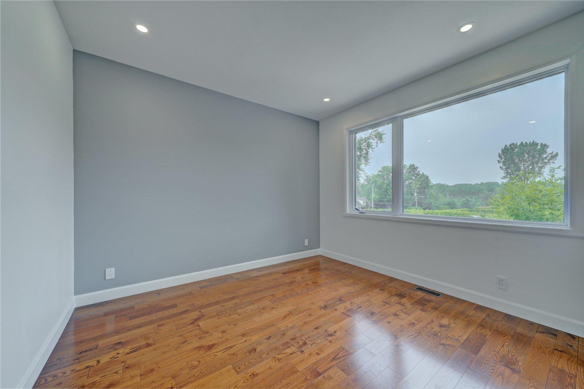 









1994


Rue des Roses

,
Carignan,




QC
J3L5C8

