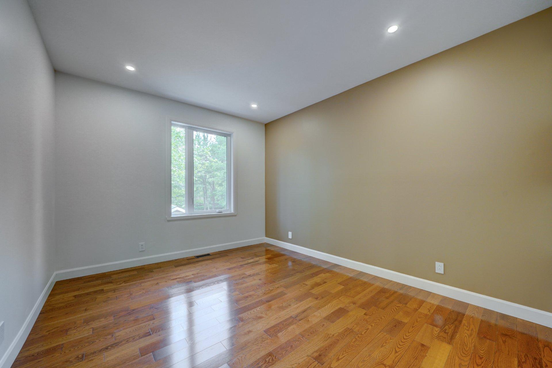 









1994


Rue des Roses

,
Carignan,




QC
J3L5C8

