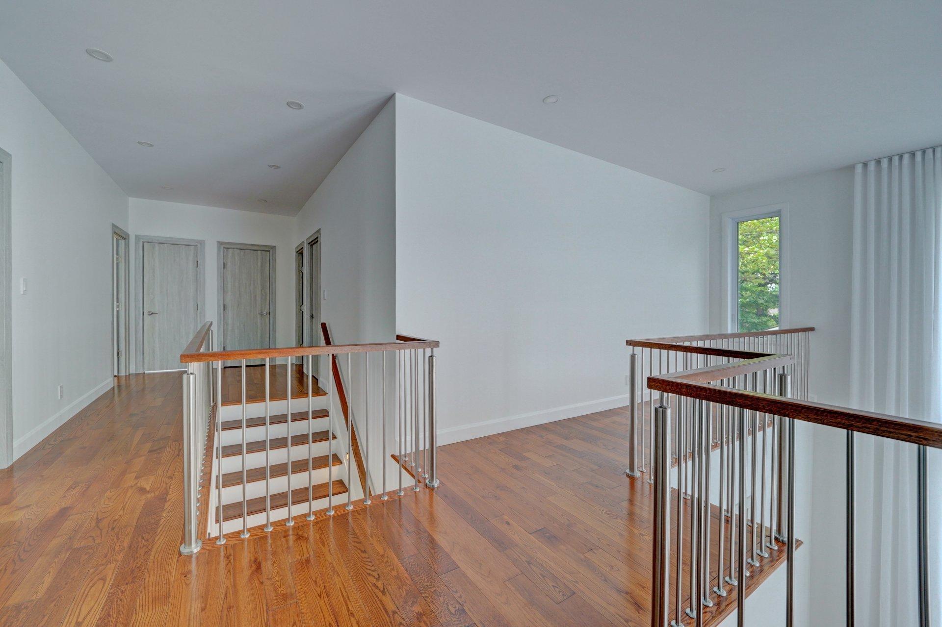 









1994


Rue des Roses

,
Carignan,




QC
J3L5C8

