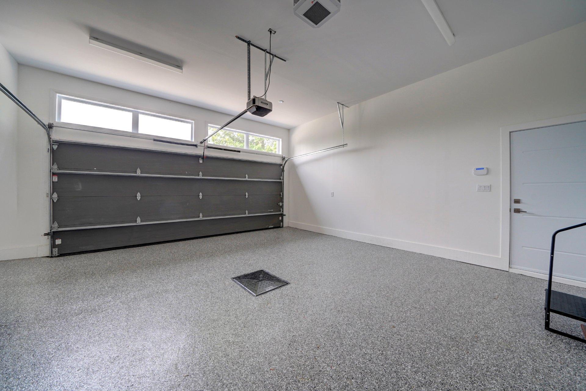 









1994


Rue des Roses

,
Carignan,




QC
J3L5C8

