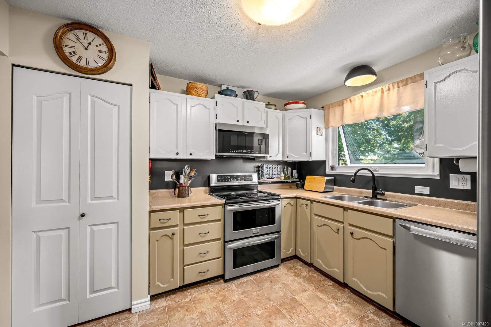 









292


Nim Nim

Pl,
Courtenay,




BC
V9N 8A5

