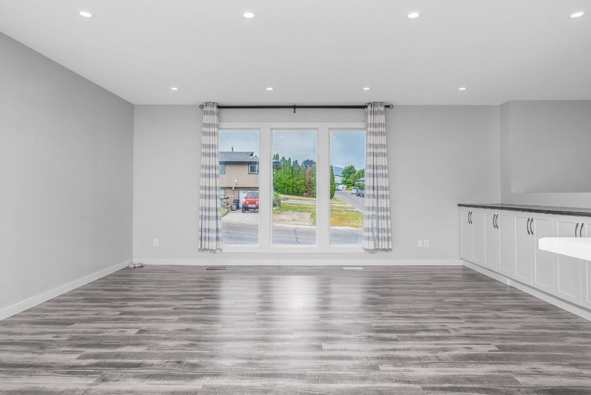









1301


43

Avenue,
Vernon,




BC
V1T 8J9


