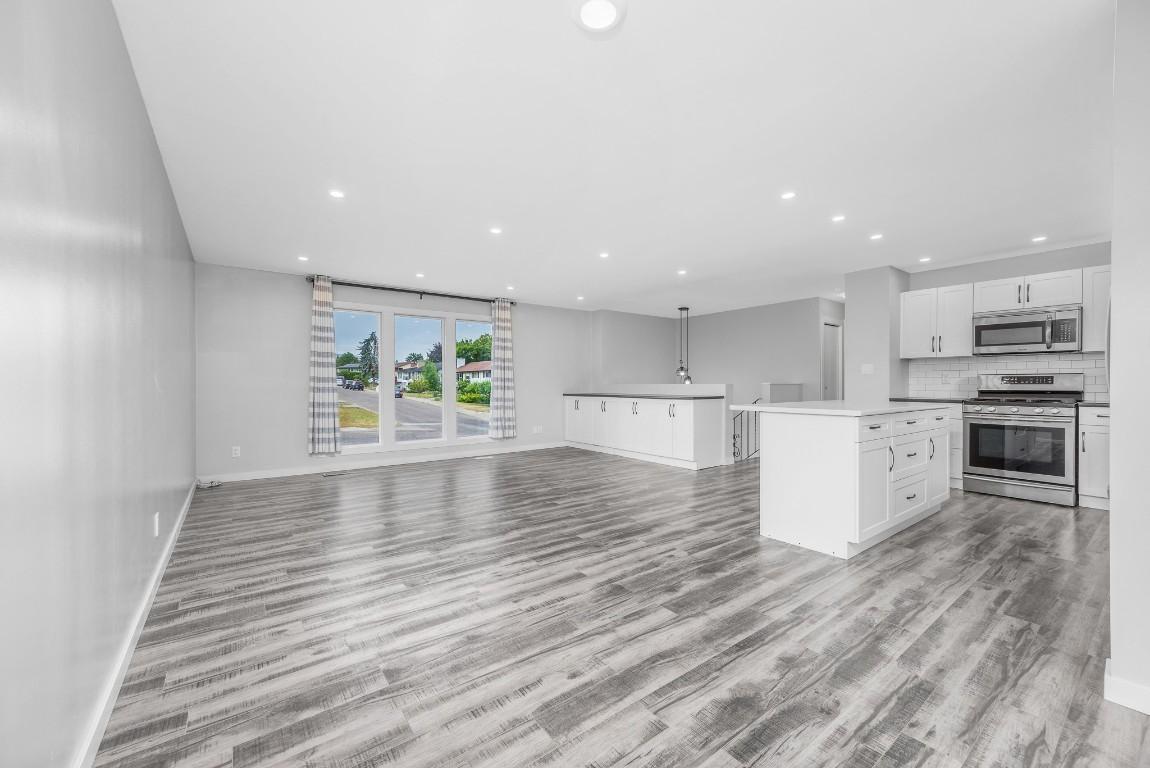 









1301


43

Avenue,
Vernon,




BC
V1T 8J9

