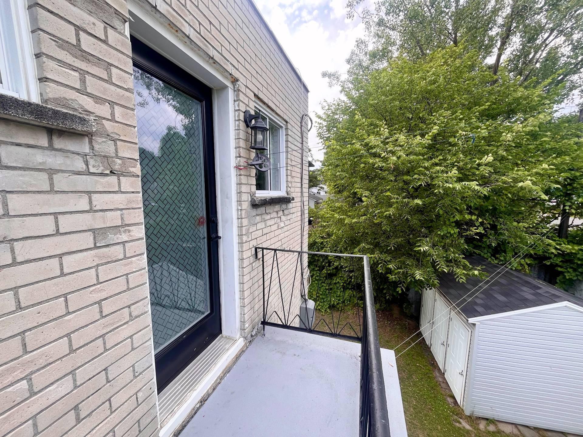 









75


51e Avenue

, 6,
Bois-des-Filion,




QC
J6Z2N8

