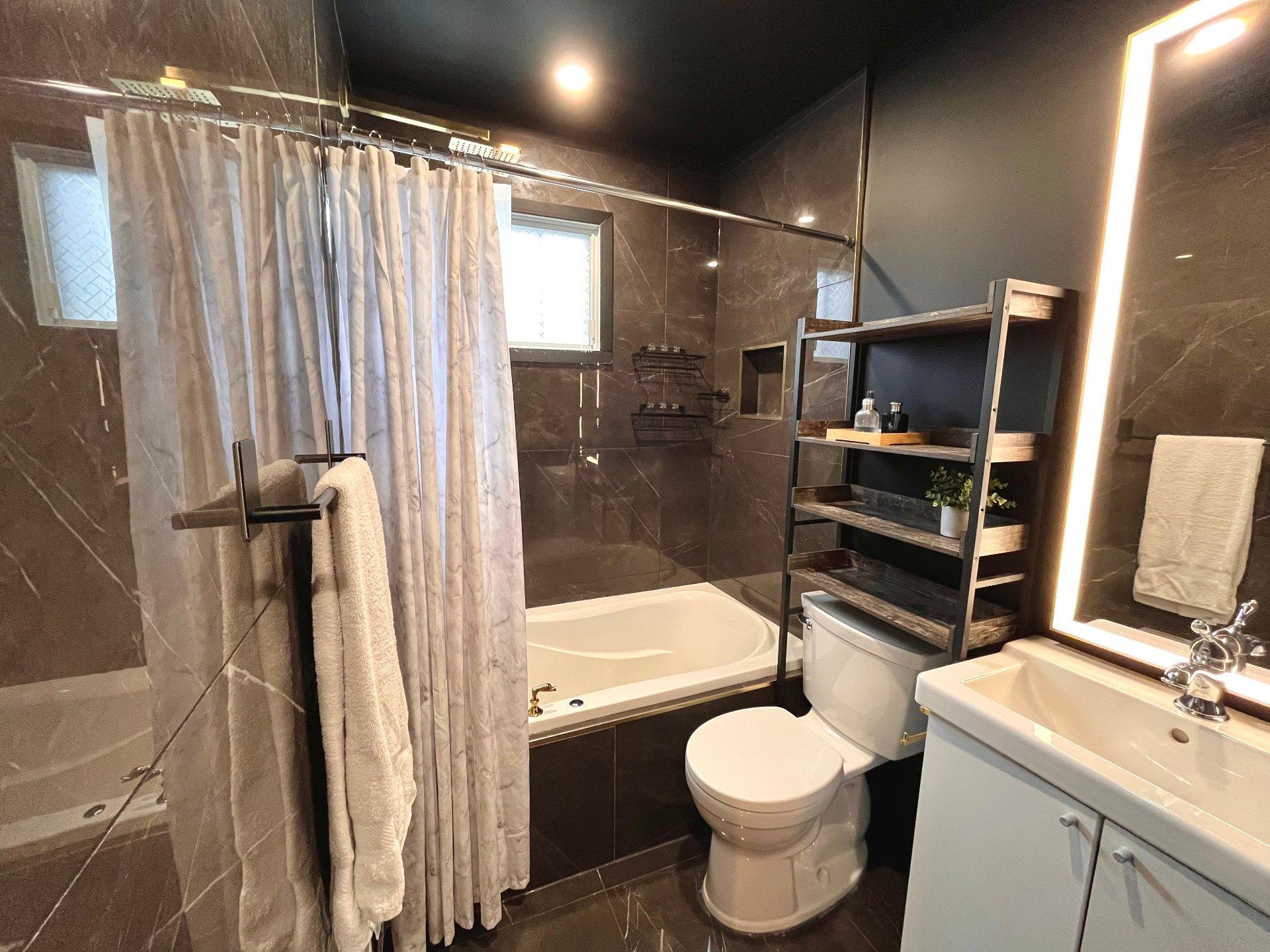 









75


51e Avenue

, 6,
Bois-des-Filion,




QC
J6Z2N8

