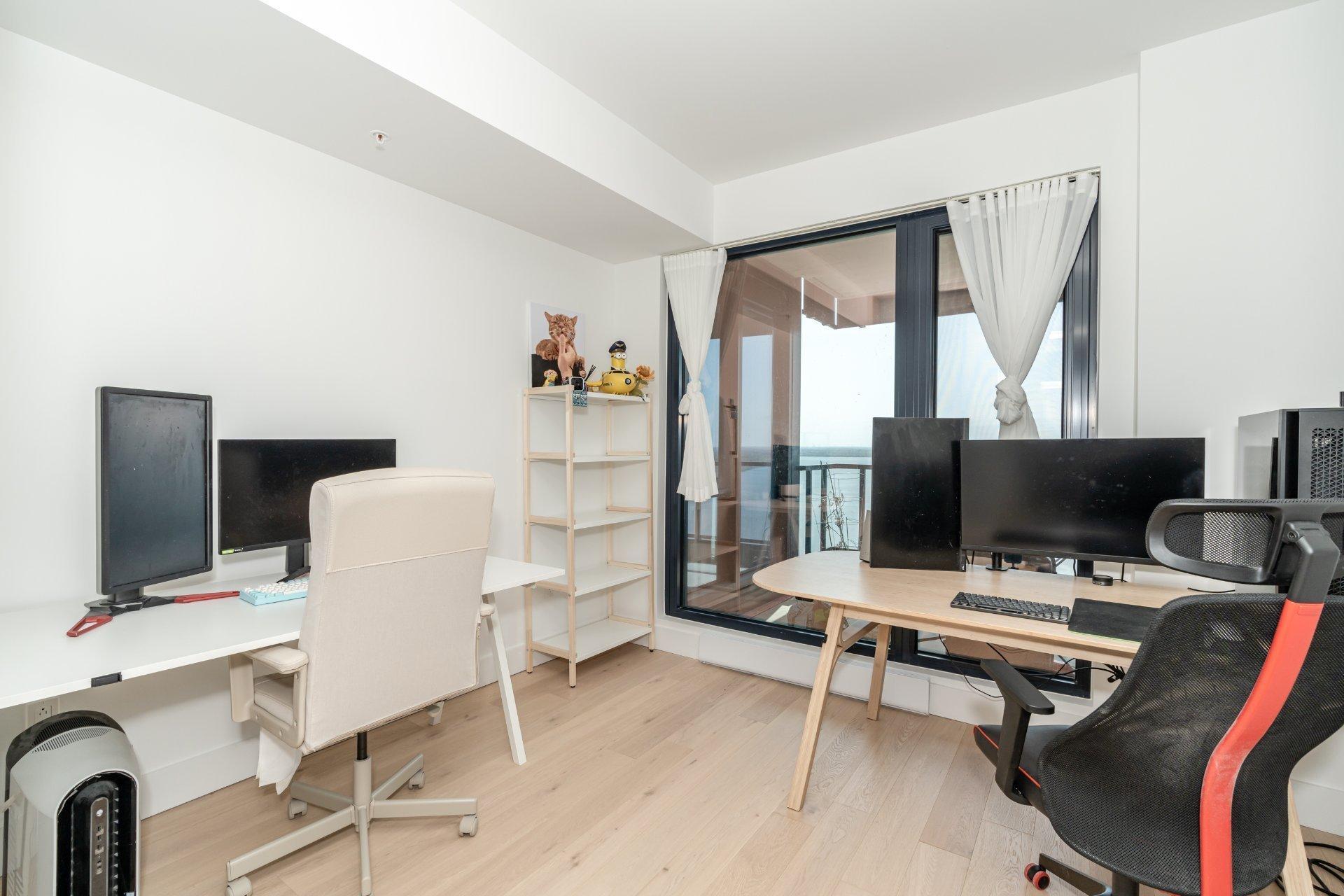 









200


Rue André-Prévost

, 2309,
Montréal (Verdun/Île-des-Soeurs),




QC
H3E0E5

