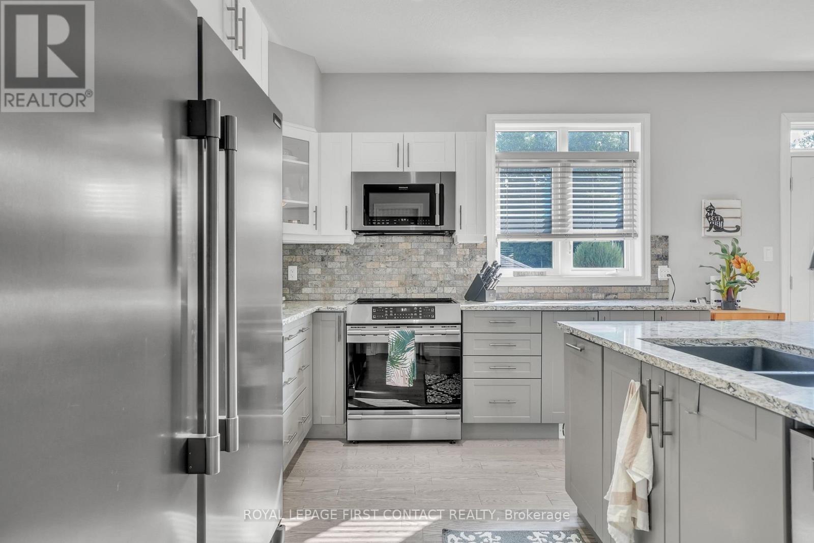 












5 CHARLIE RAWSON BOULEVARD

,
Tay,




Ontario
L0K2A0

