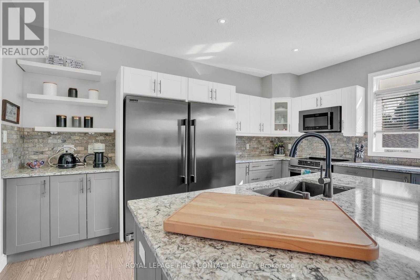 












5 CHARLIE RAWSON BOULEVARD

,
Tay,




Ontario
L0K2A0

