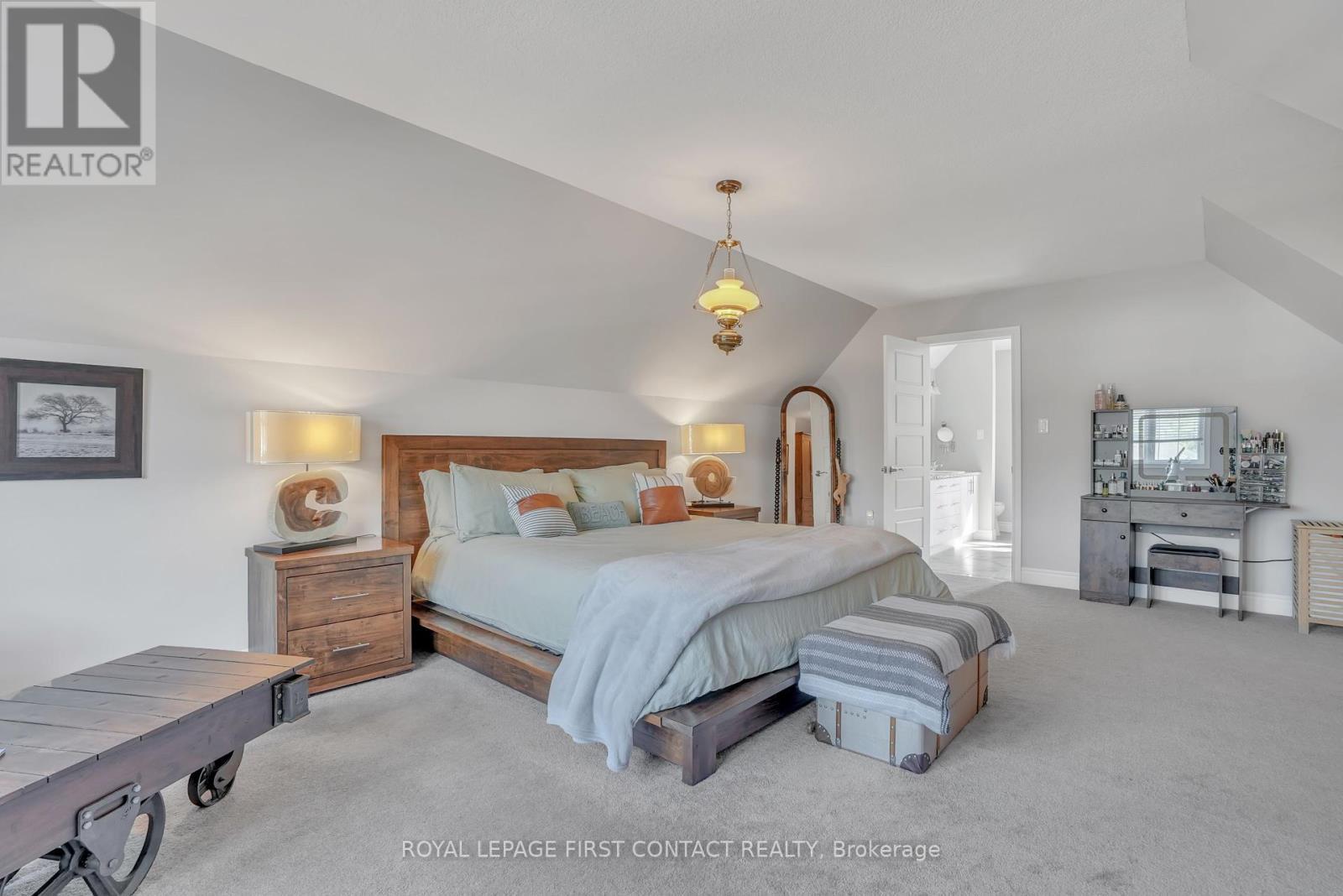 












5 CHARLIE RAWSON BOULEVARD

,
Tay,




Ontario
L0K2A0

