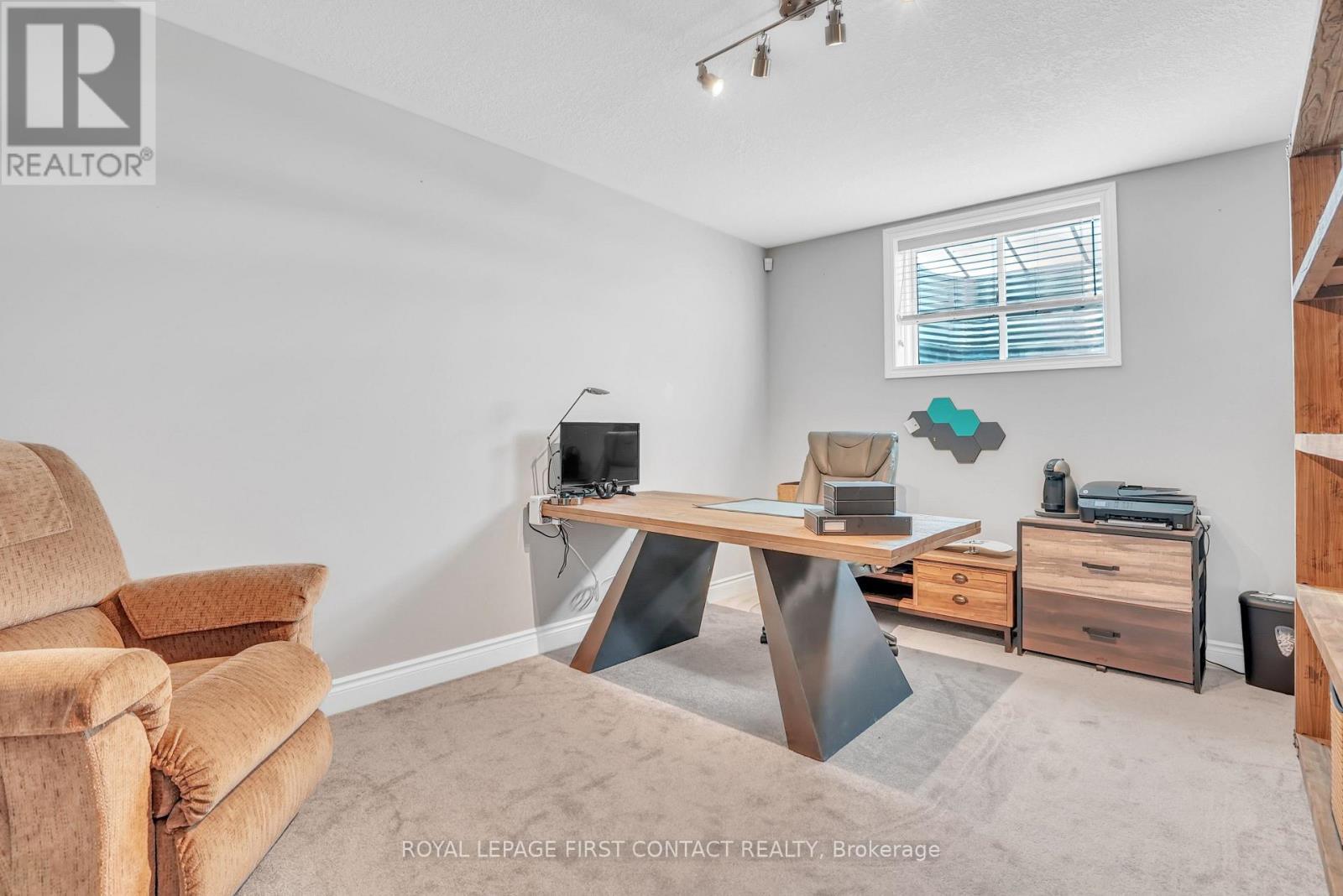 












5 CHARLIE RAWSON BOULEVARD

,
Tay,




Ontario
L0K2A0

