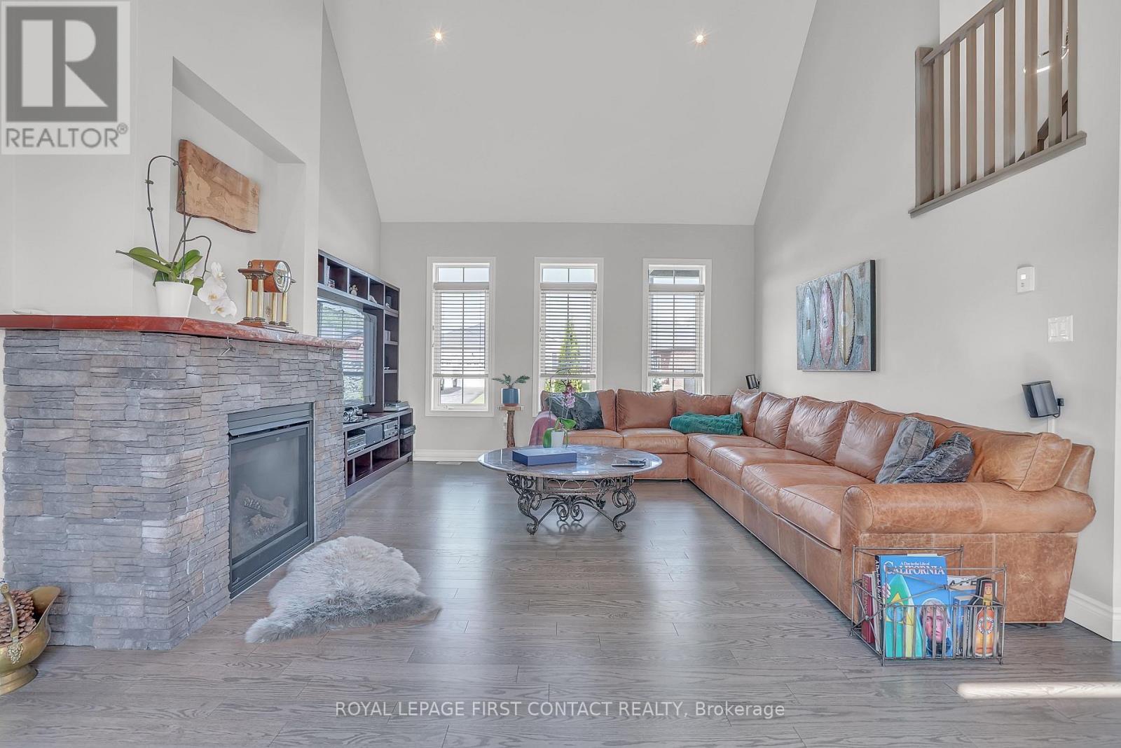 












5 CHARLIE RAWSON BOULEVARD

,
Tay,




Ontario
L0K2A0

