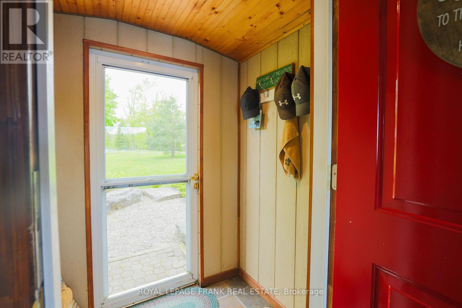 












26 FIRE ROUTE 60

,
Trent Lakes,




Ontario
K0L1J0

