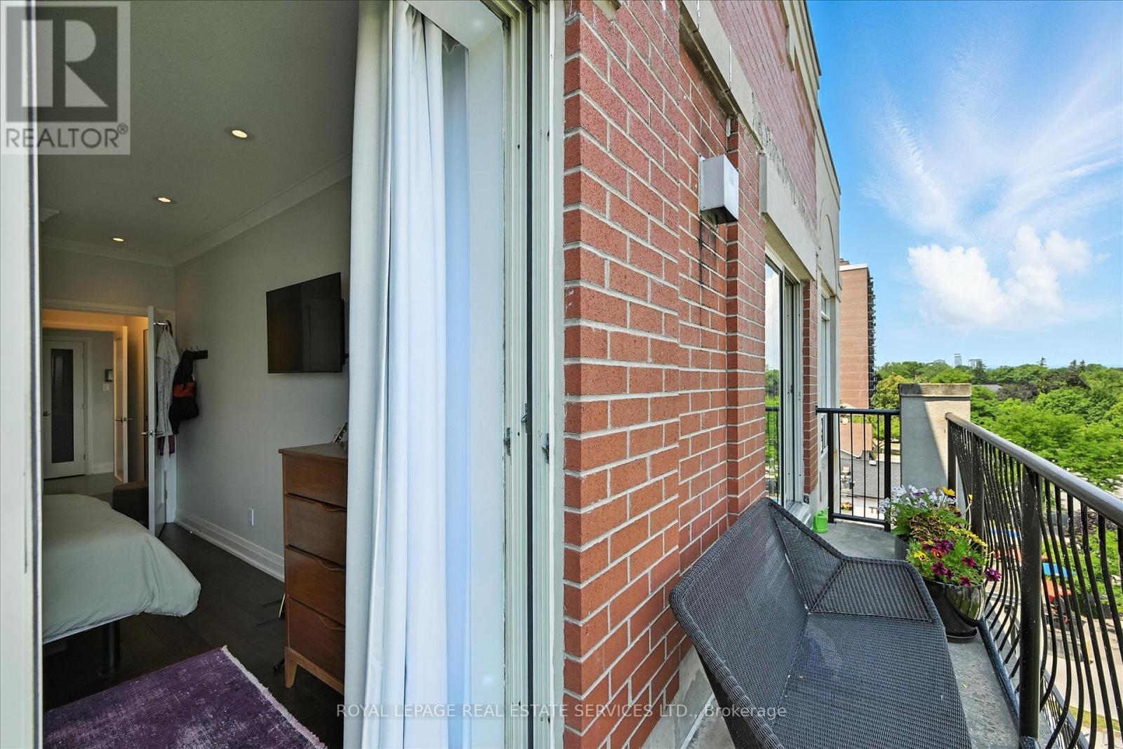 












503 - 430 PEARL STREET

,
Burlington,




Ontario
L7R4J8


