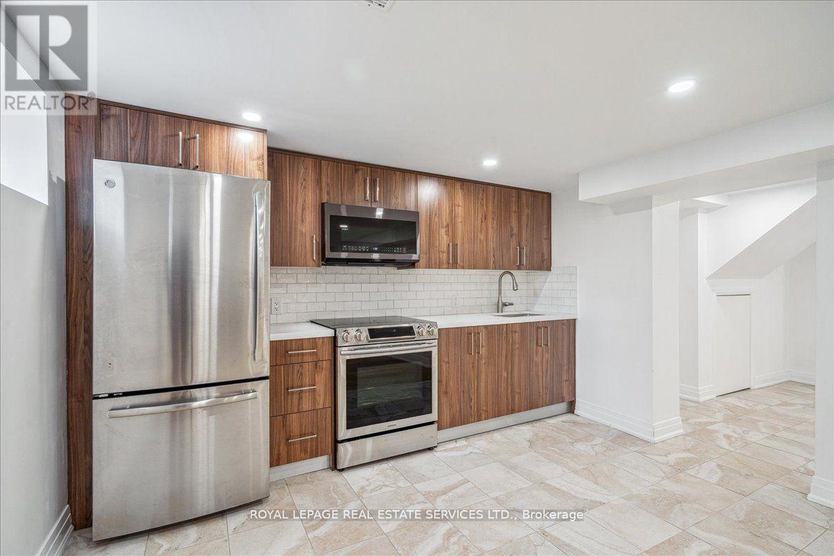 












14 RAMSBURY ROAD

,
Toronto,




Ontario
M8Z4V3

