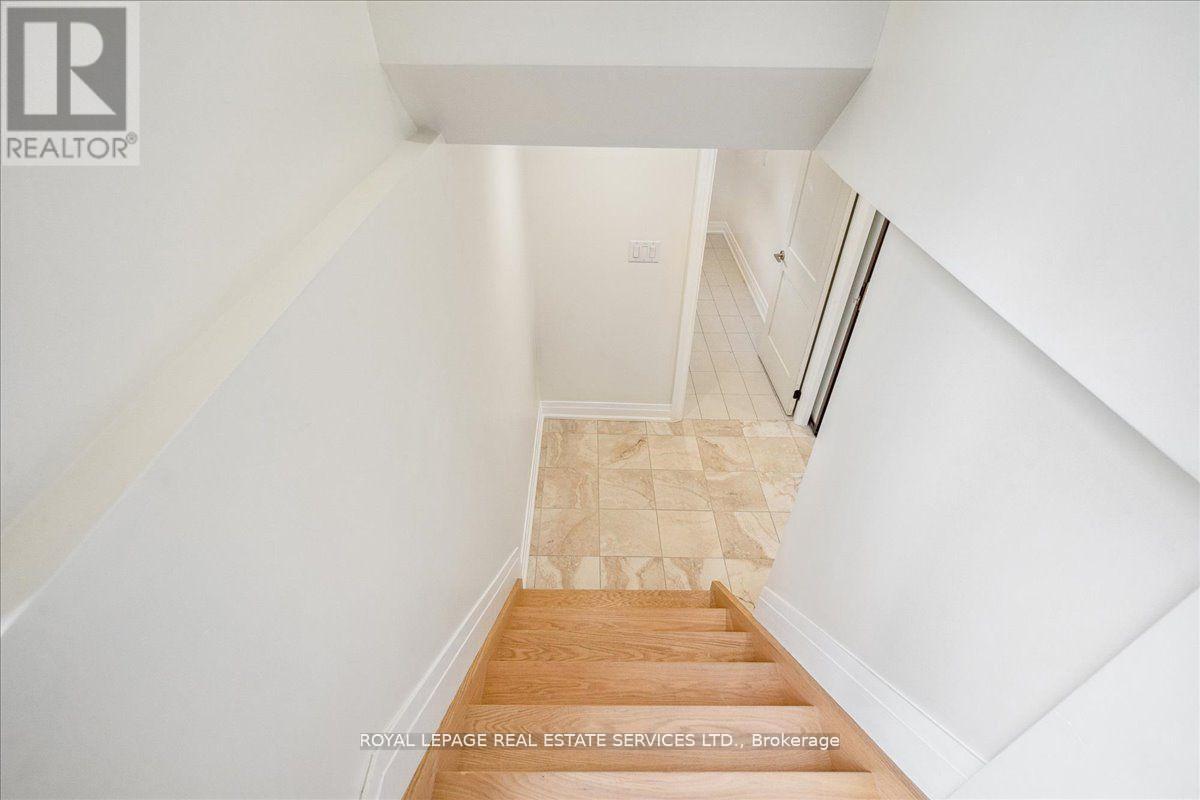 












14 RAMSBURY ROAD

,
Toronto,




Ontario
M8Z4V3

