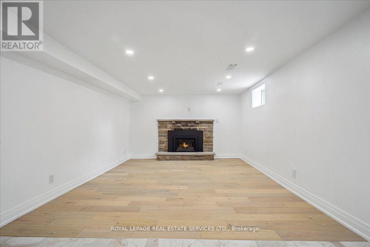 












14 RAMSBURY ROAD

,
Toronto,




Ontario
M8Z4V3

