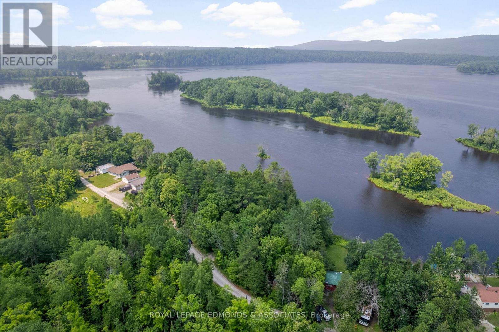 












58 SINKHOLE TRAIL

,
Whitewater Region,




Ontario
K0J2L0

