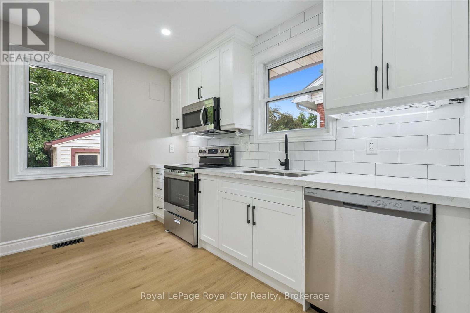 












56 DOVER STREET

,
Waterloo,




Ontario
N2J1Z1

