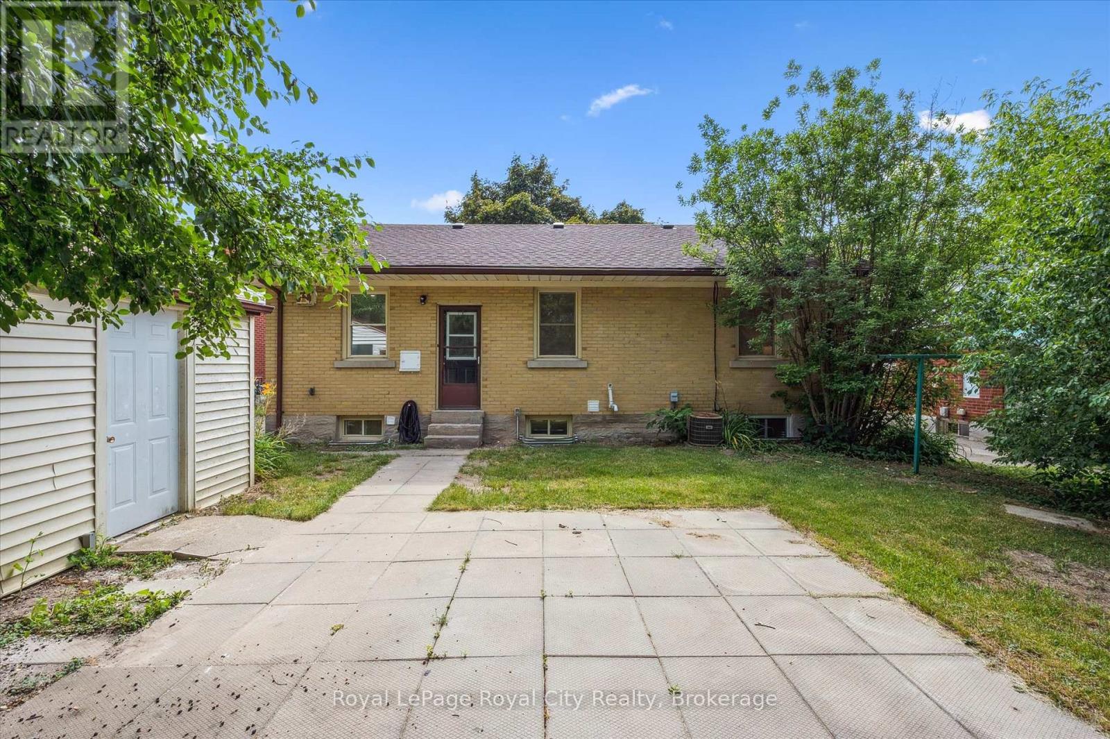 












56 DOVER STREET

,
Waterloo,




Ontario
N2J1Z1

