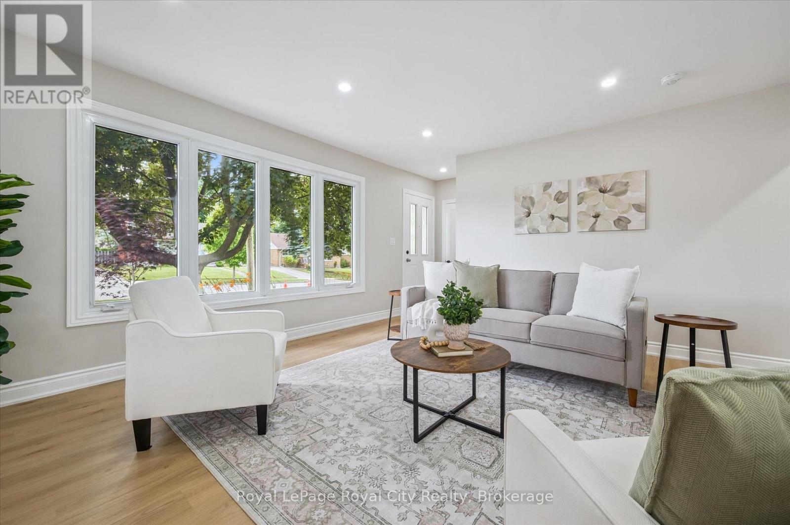 












56 DOVER STREET

,
Waterloo,




Ontario
N2J1Z1

