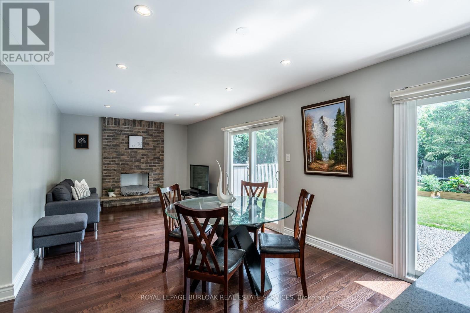












2445 CAVENDISH DRIVE

,
Burlington,




Ontario
L7P3T7

