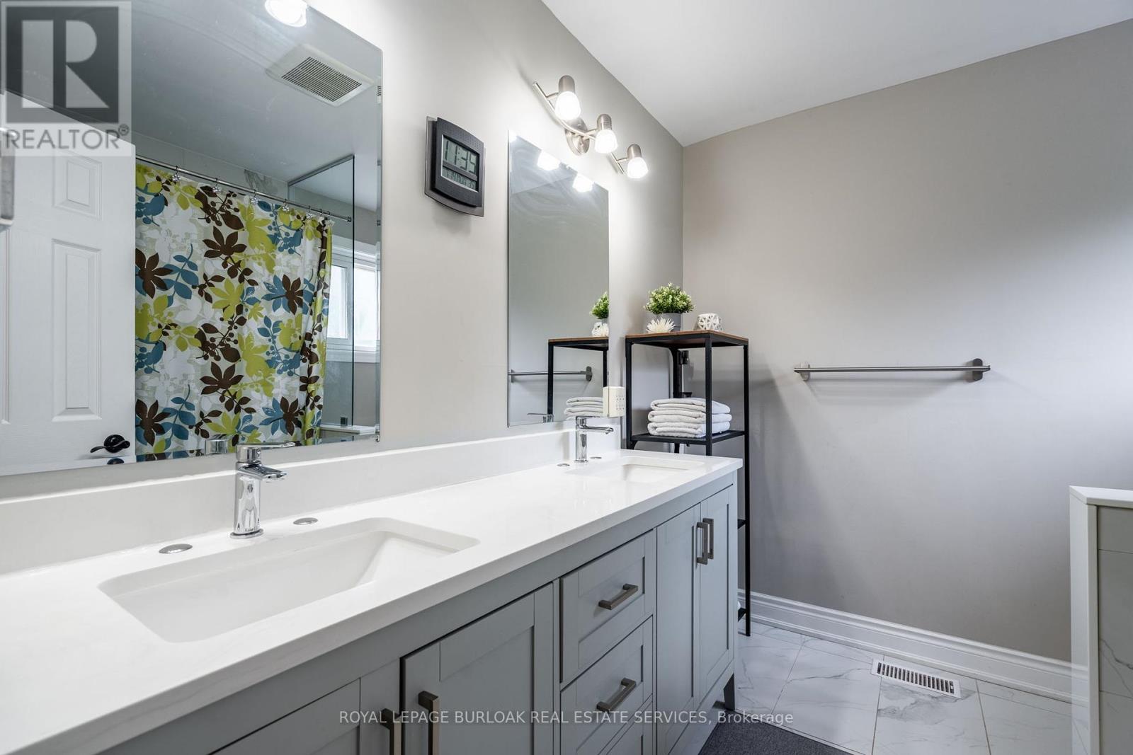 












2445 CAVENDISH DRIVE

,
Burlington,




Ontario
L7P3T7

