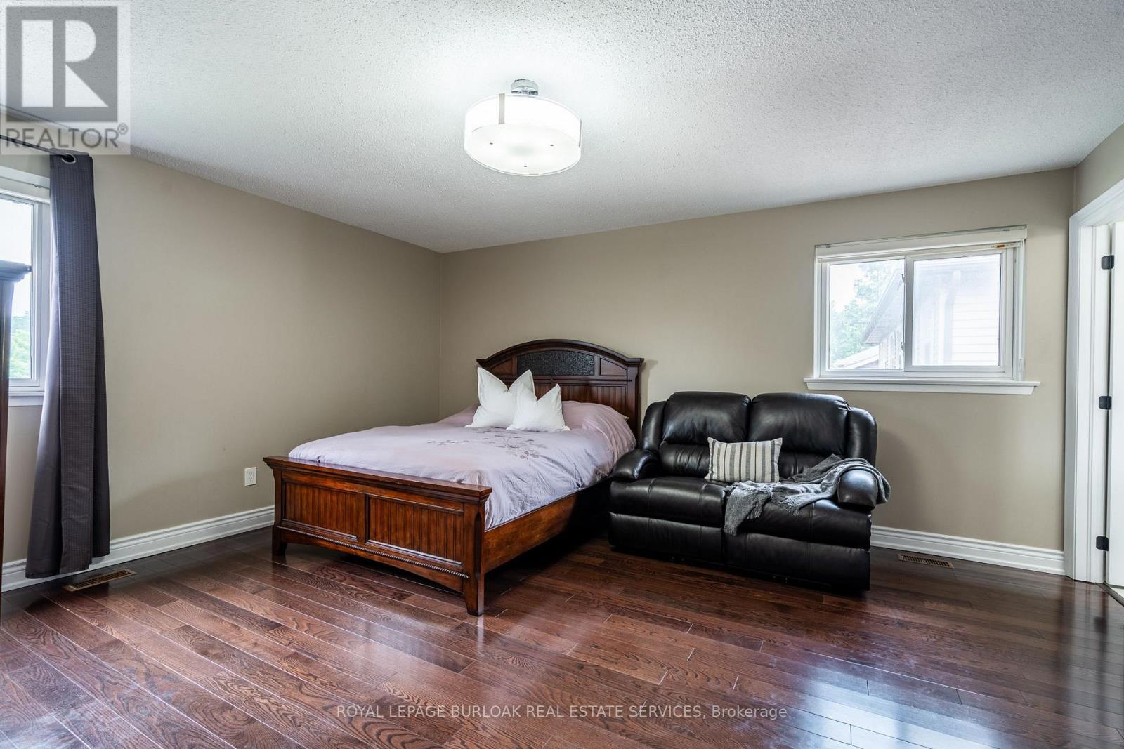 












2445 CAVENDISH DRIVE

,
Burlington,




Ontario
L7P3T7

