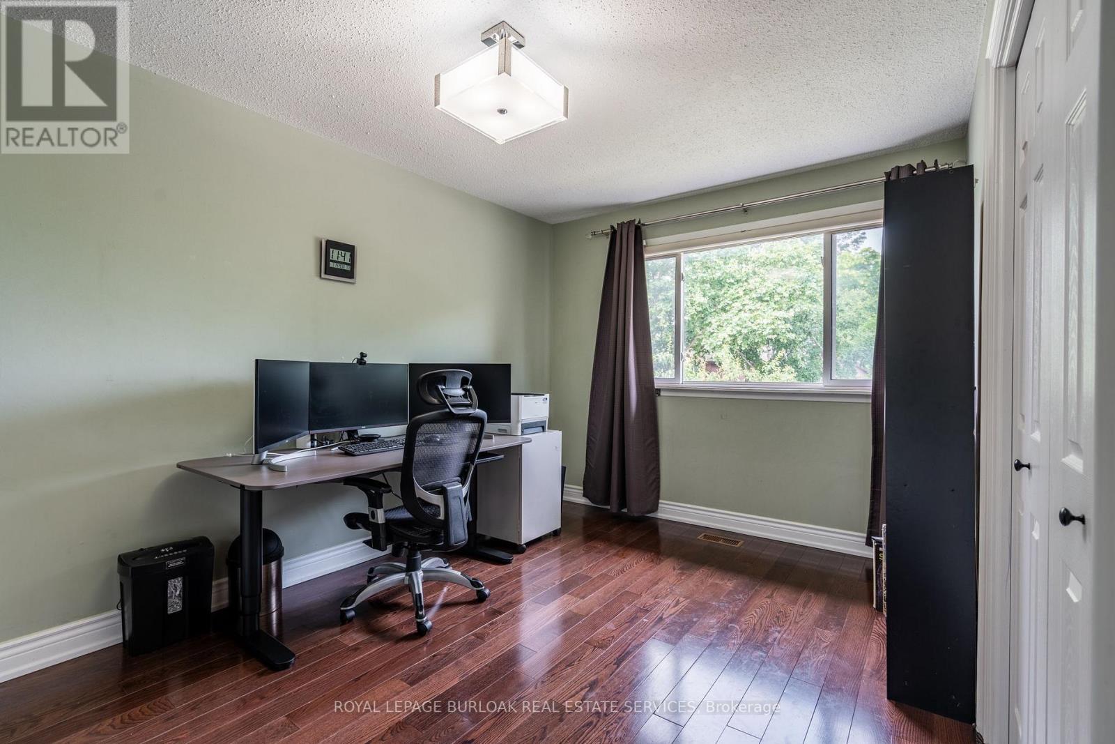 












2445 CAVENDISH DRIVE

,
Burlington,




Ontario
L7P3T7

