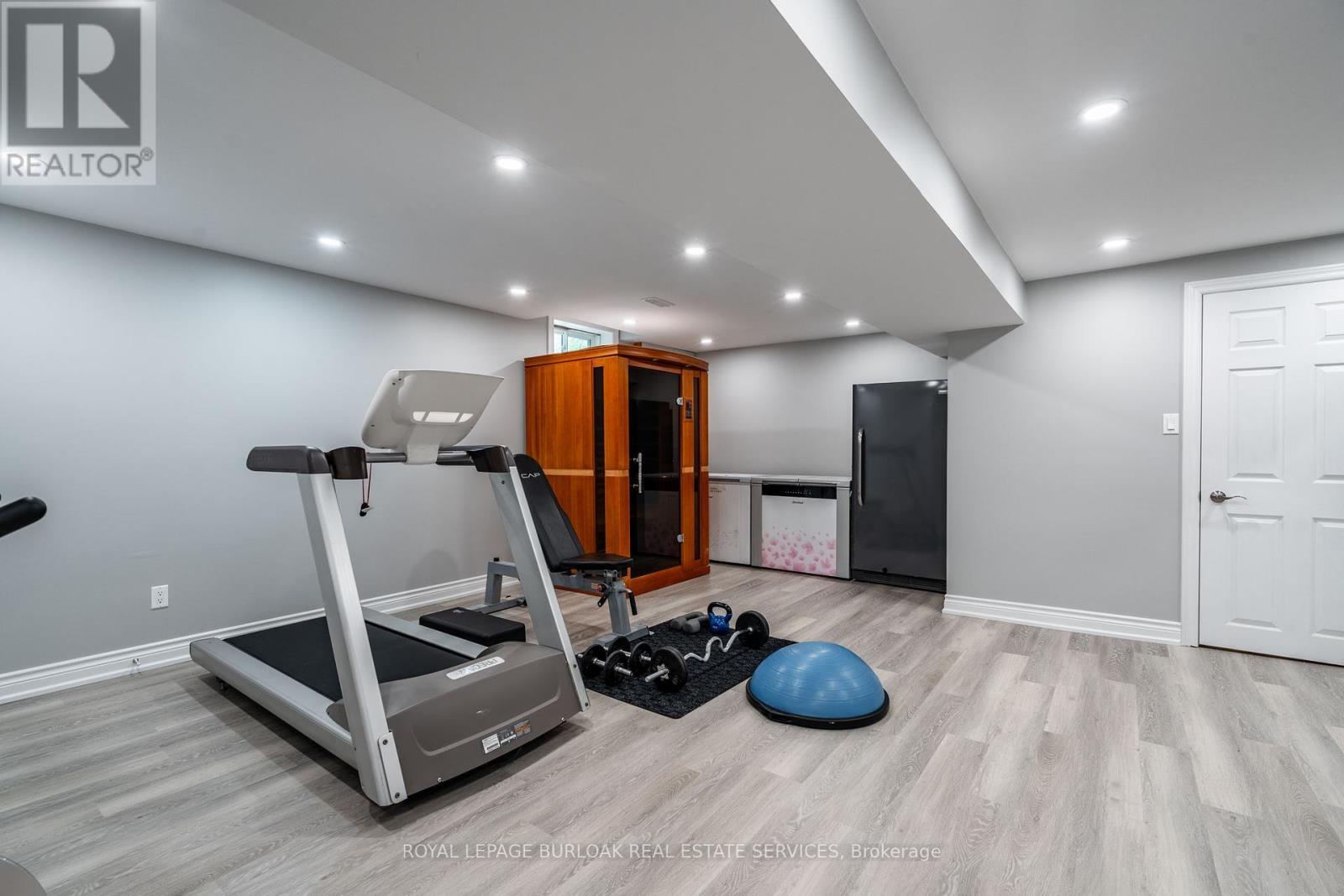 












2445 CAVENDISH DRIVE

,
Burlington,




Ontario
L7P3T7


