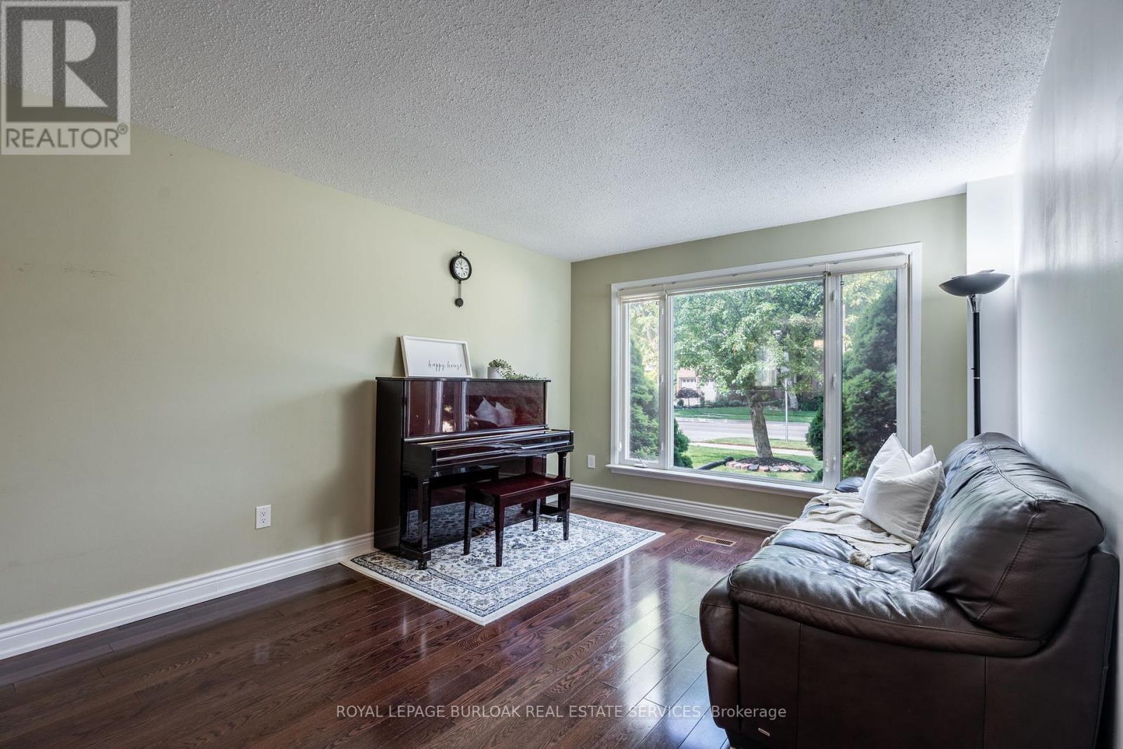 












2445 CAVENDISH DRIVE

,
Burlington,




Ontario
L7P3T7

