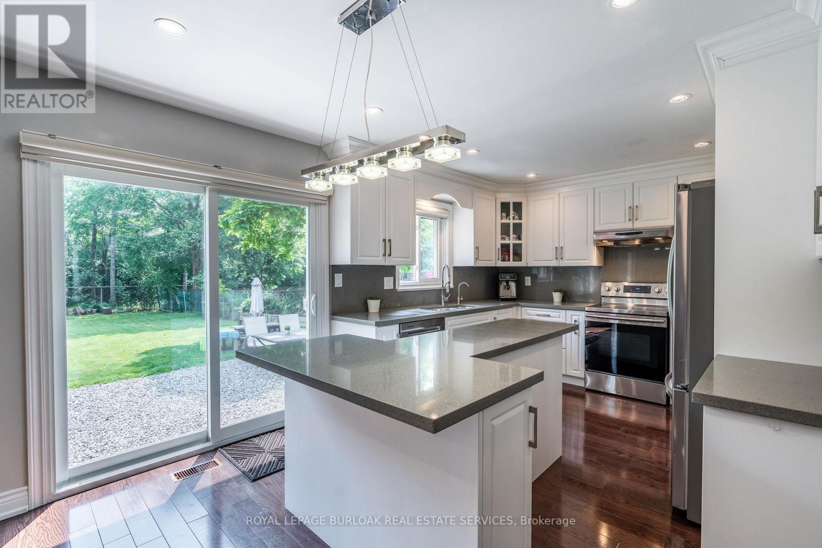 












2445 CAVENDISH DRIVE

,
Burlington,




Ontario
L7P3T7

