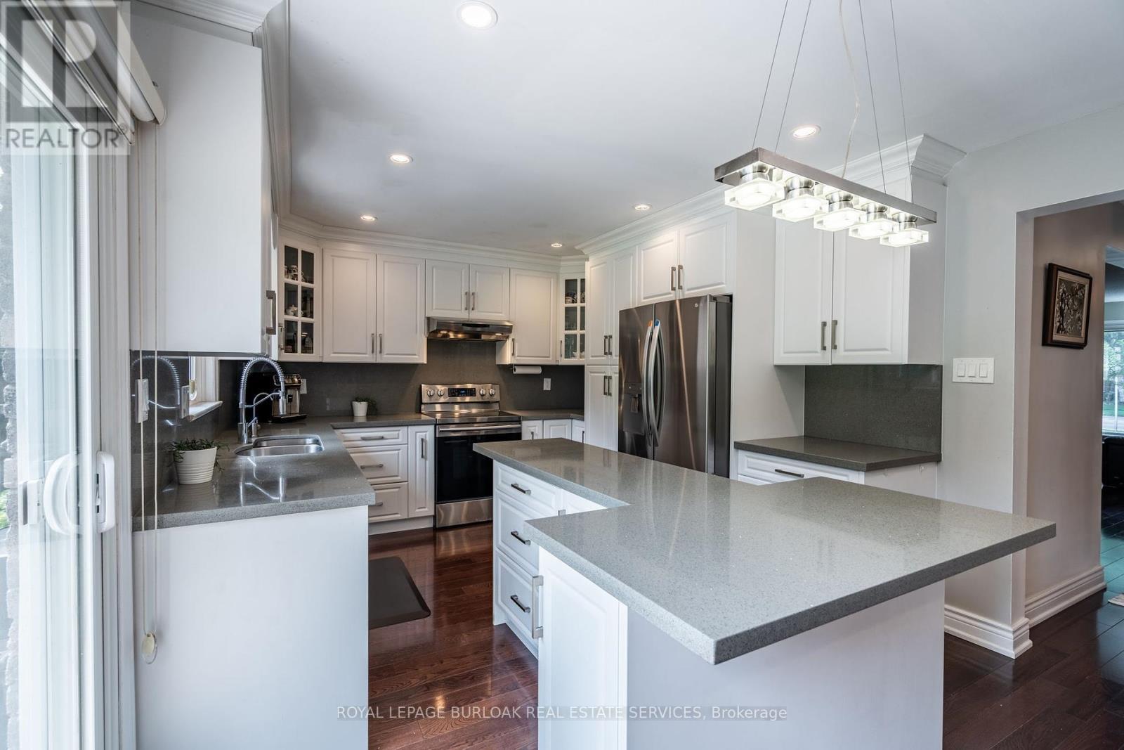 












2445 CAVENDISH DRIVE

,
Burlington,




Ontario
L7P3T7

