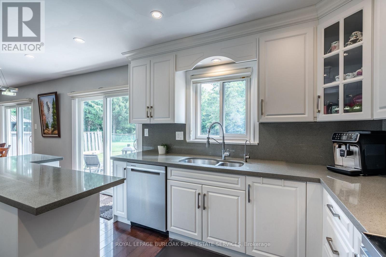 












2445 CAVENDISH DRIVE

,
Burlington,




Ontario
L7P3T7

