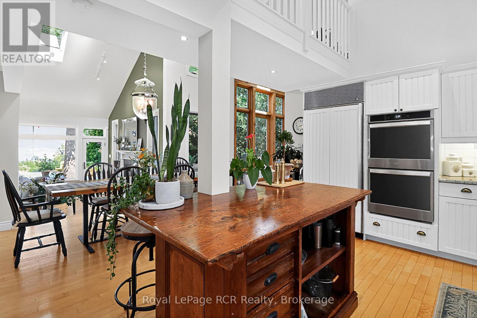 












160 PRINCETON SHORES BOULEVARD

,
Collingwood,




Ontario
L9Y5C9


