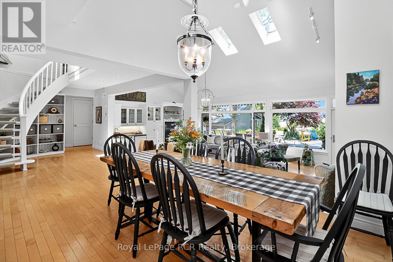 












160 PRINCETON SHORES BOULEVARD

,
Collingwood,




Ontario
L9Y5C9

