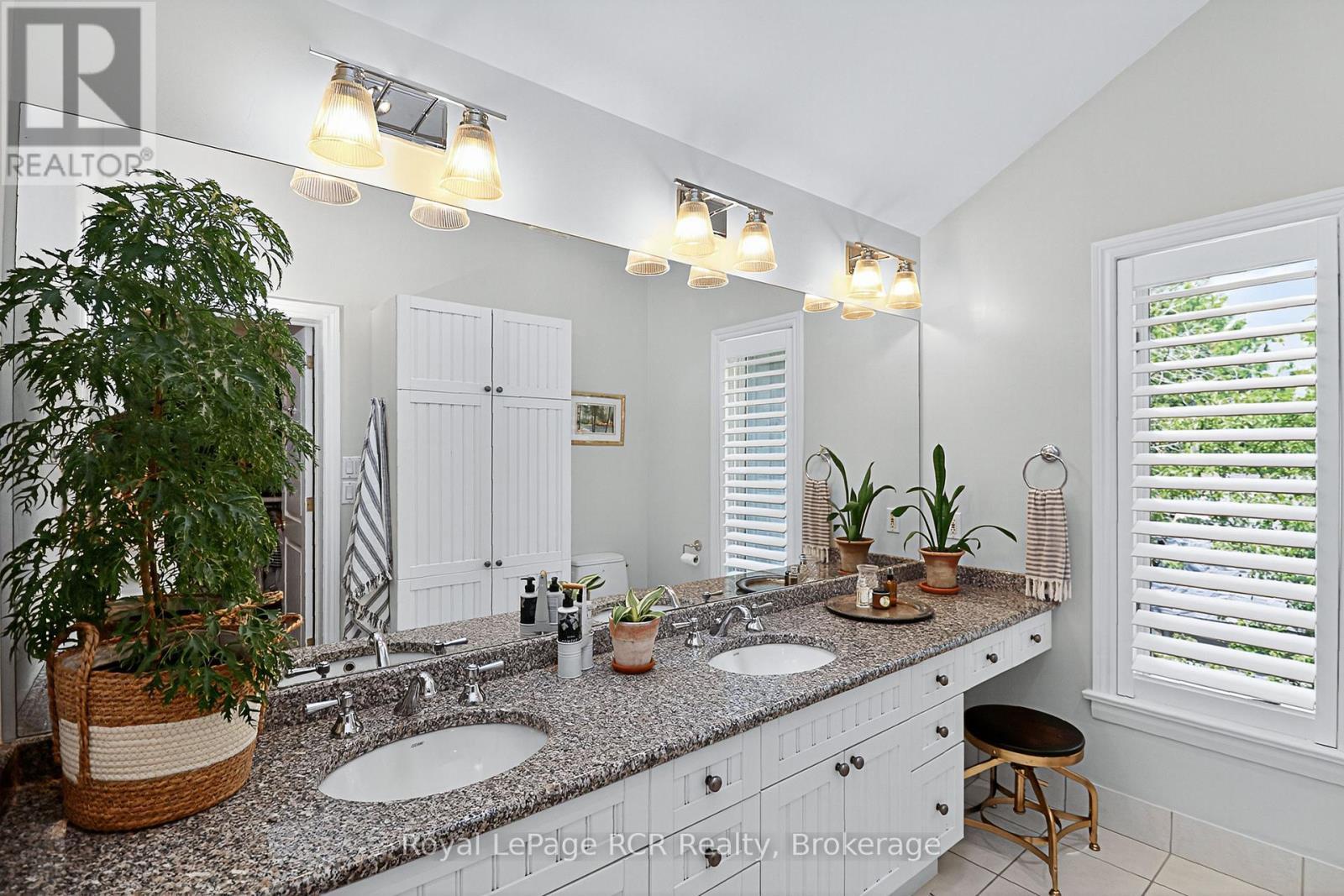 












160 PRINCETON SHORES BOULEVARD

,
Collingwood,




Ontario
L9Y5C9

