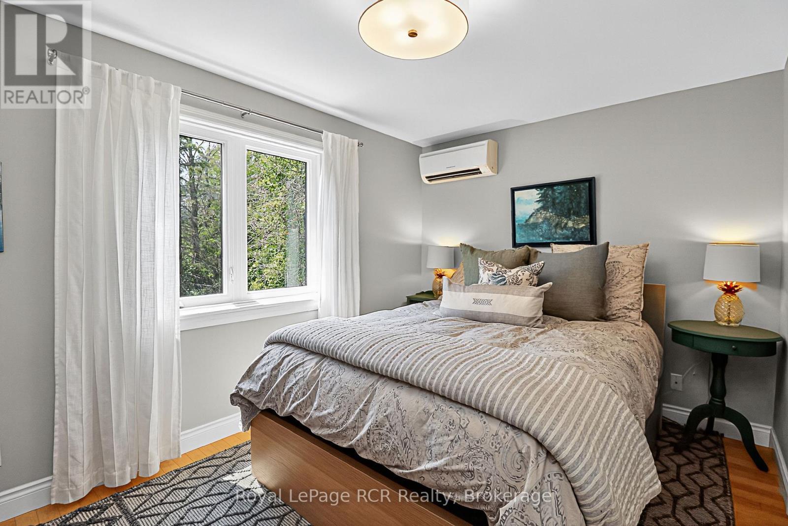 












160 PRINCETON SHORES BOULEVARD

,
Collingwood,




Ontario
L9Y5C9

