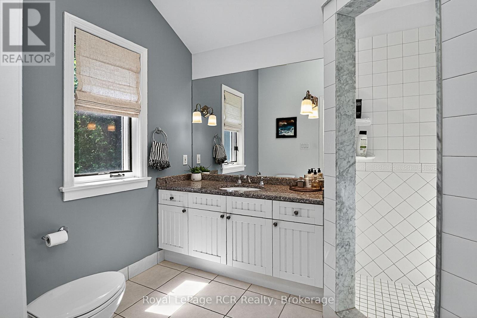 












160 PRINCETON SHORES BOULEVARD

,
Collingwood,




Ontario
L9Y5C9

