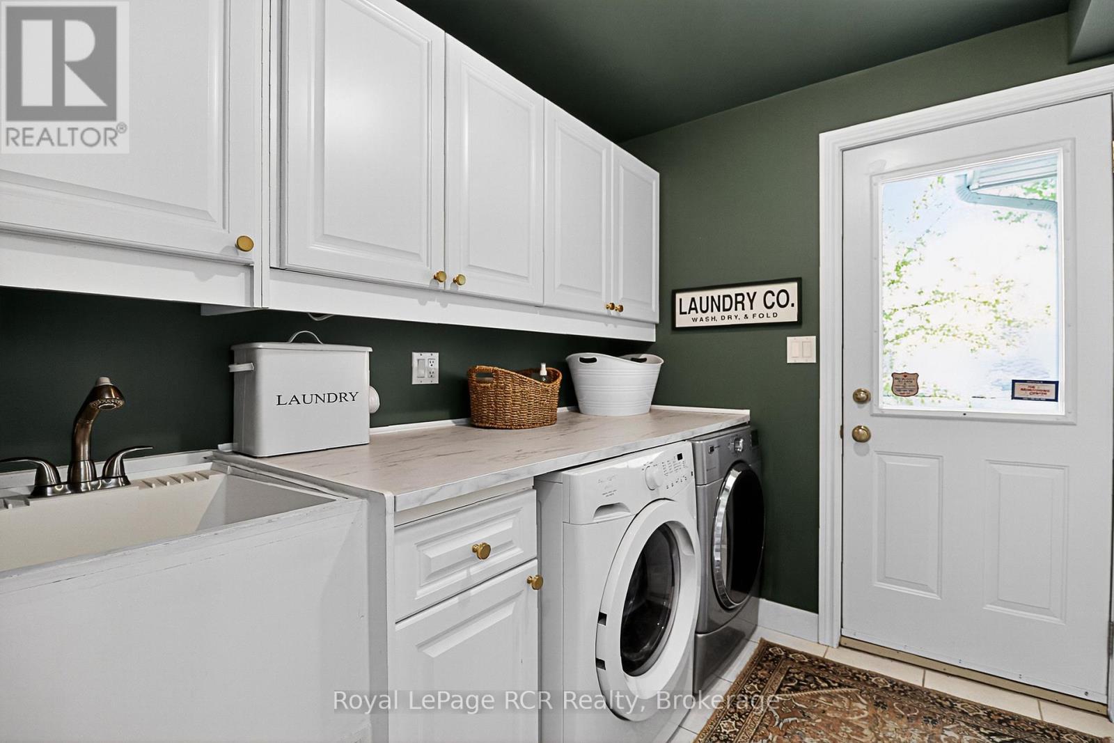 












160 PRINCETON SHORES BOULEVARD

,
Collingwood,




Ontario
L9Y5C9


