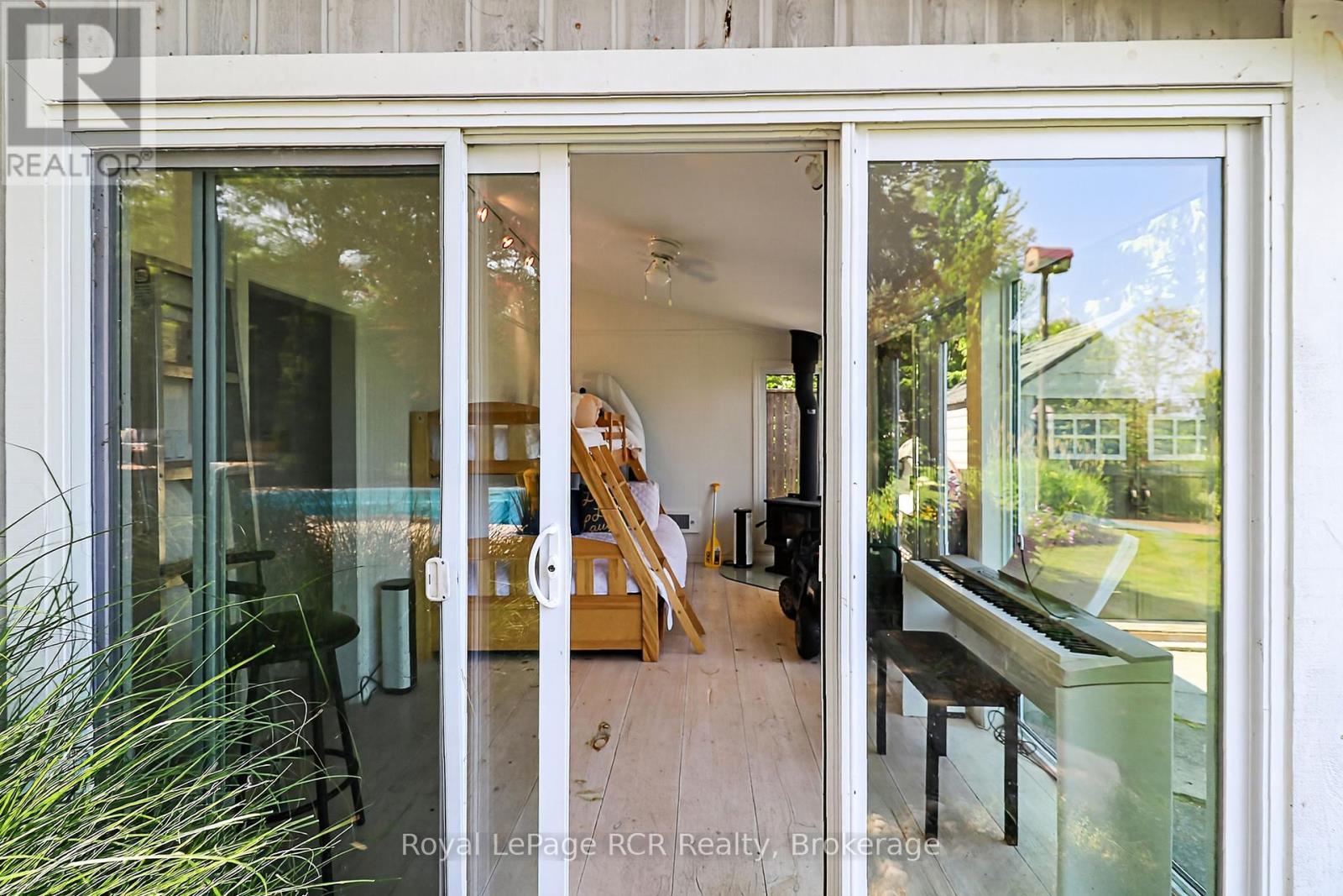 












160 PRINCETON SHORES BOULEVARD

,
Collingwood,




Ontario
L9Y5C9

