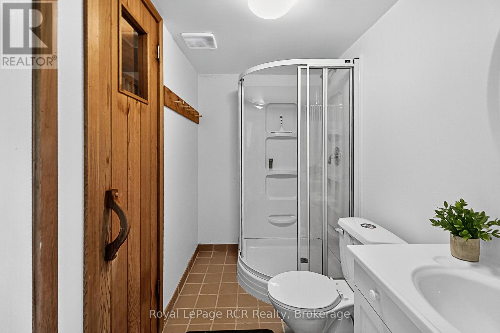 












160 PRINCETON SHORES BOULEVARD

,
Collingwood,




Ontario
L9Y5C9

