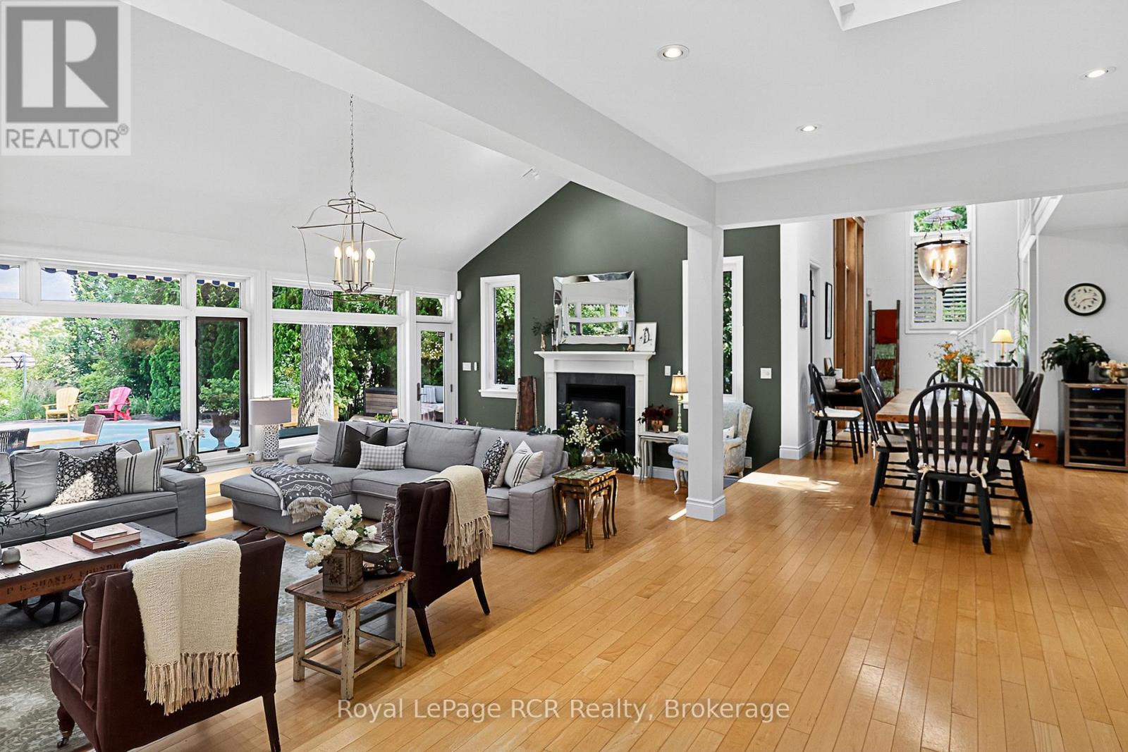 












160 PRINCETON SHORES BOULEVARD

,
Collingwood,




Ontario
L9Y5C9

