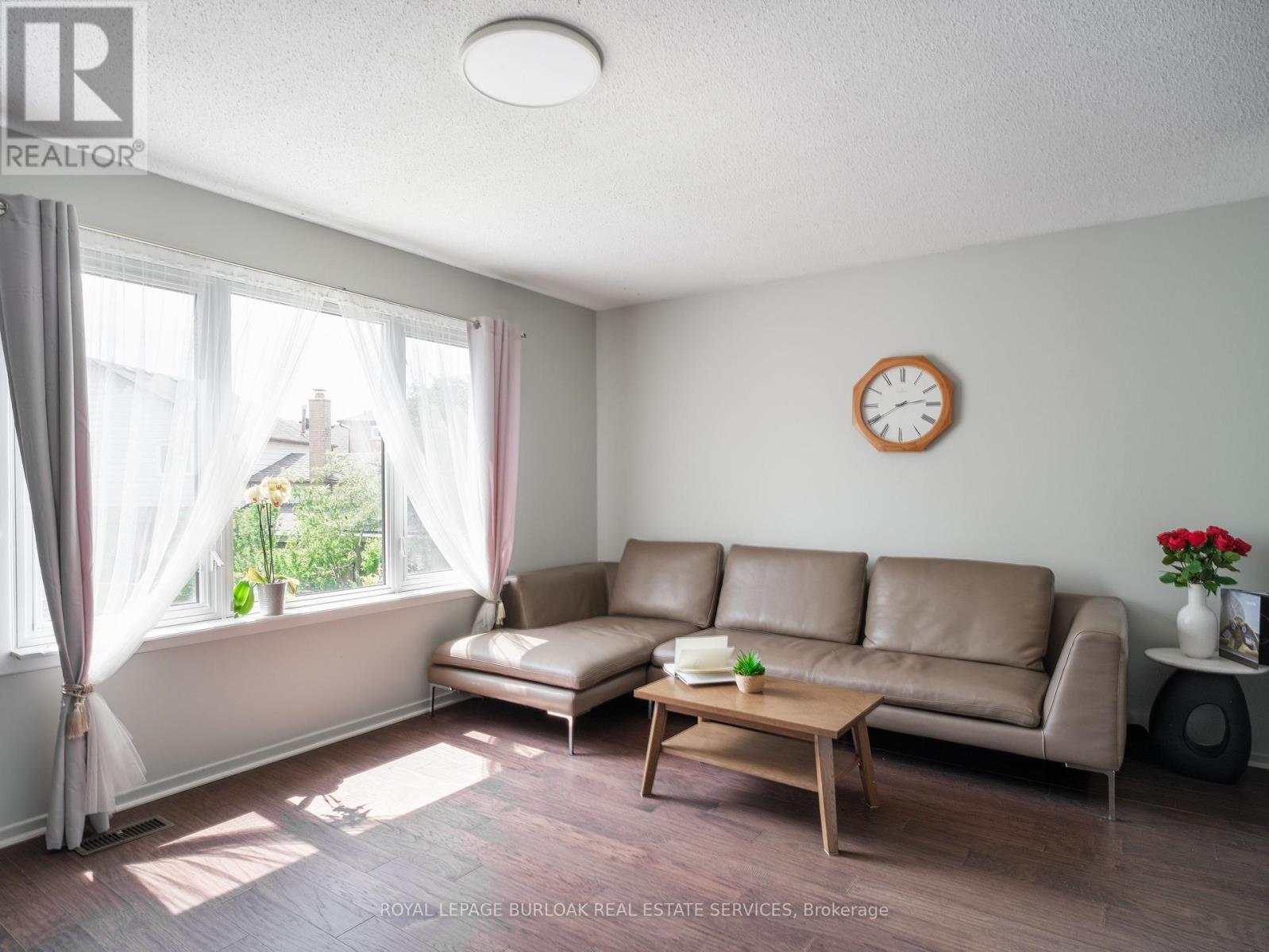 












768 THISTLE DOWN COURT

,
Mississauga,




Ontario
L5C3K6

