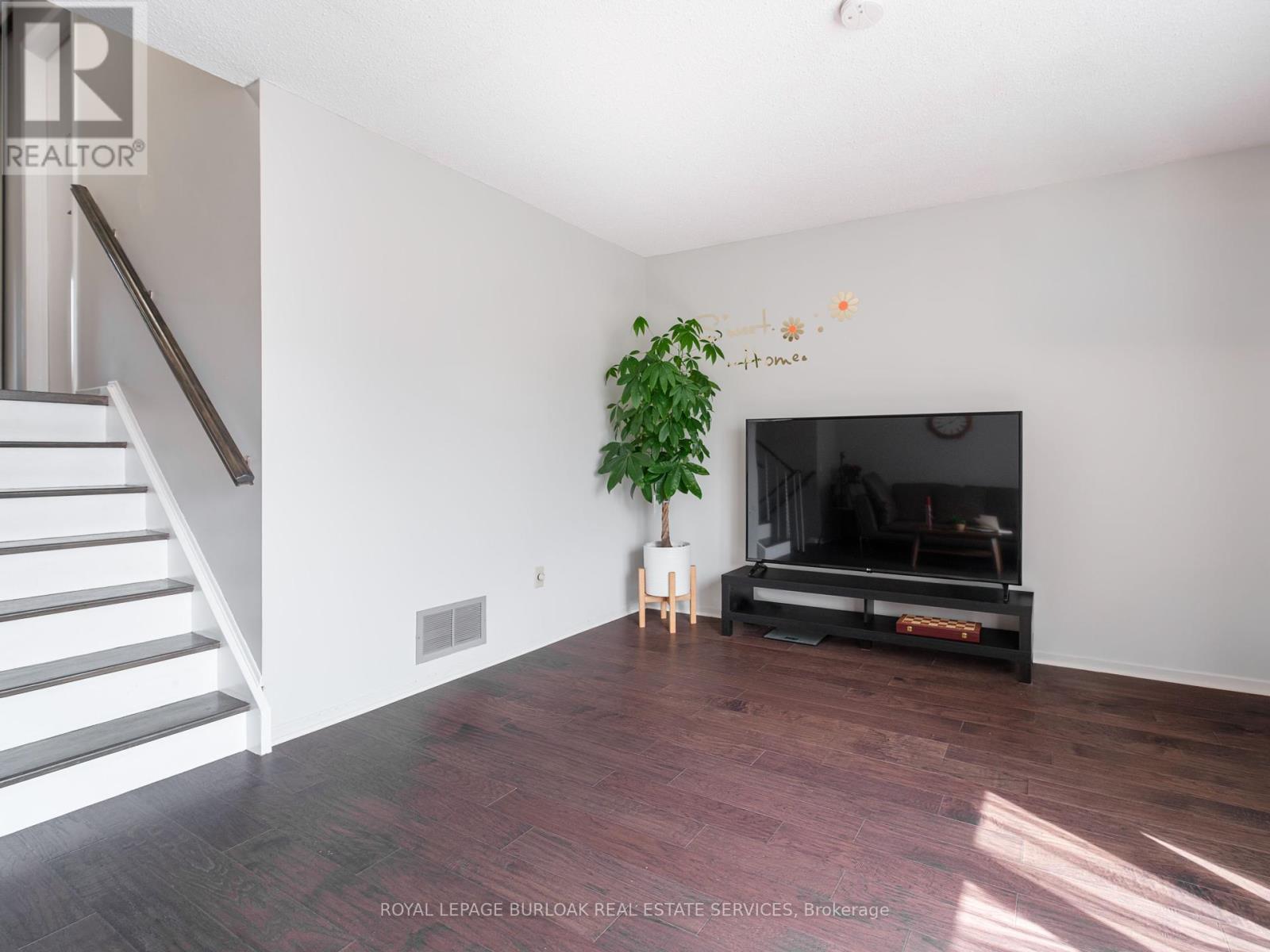 












768 THISTLE DOWN COURT

,
Mississauga,




Ontario
L5C3K6

