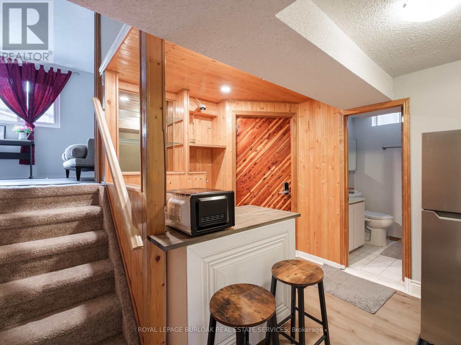 












768 THISTLE DOWN COURT

,
Mississauga,




Ontario
L5C3K6

